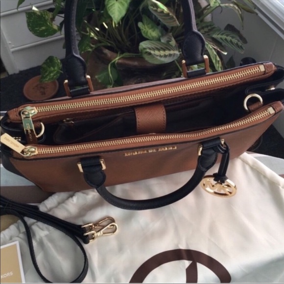 👜Authentic! Vintage MK classic bag great size for everyday bag excellent. - Picture 7 of 10